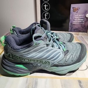 LA SPORTIVA Akasha Mountain Trail Running Shoes Gray Green Womens Size 7